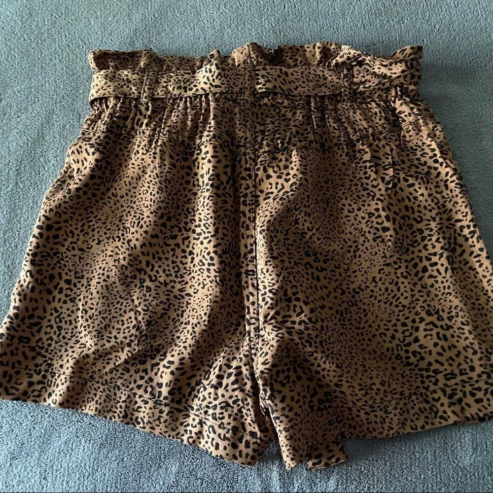 NWT thread and supply paperbag lepord shorts size xs
